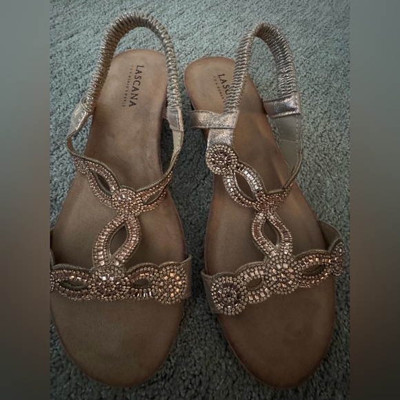 Lascana Women's Elegant Gold Sandals - Picture 4 of 8